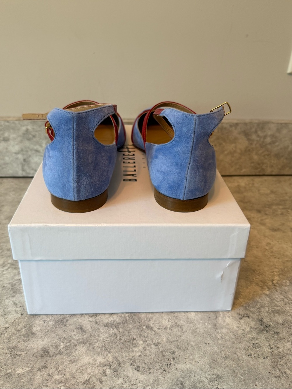 Ballerette Blue Suede Pointed Flats with Red Straps - Picture 5 of 9